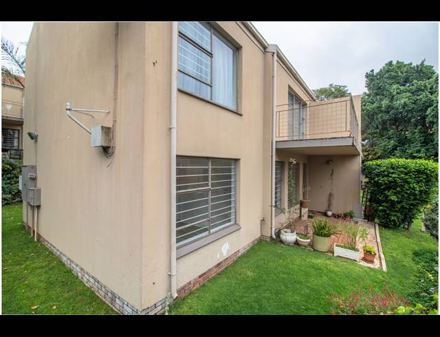 2 BEDROOM SECTIONAL TITLE FOR SALE IN BEDFORD GARDENS